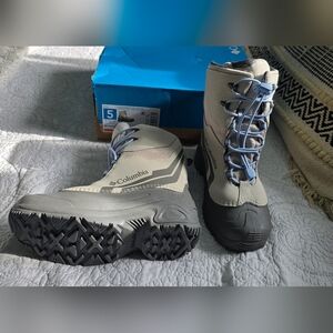 Columbia Kids NIB Winter Boots Size 5